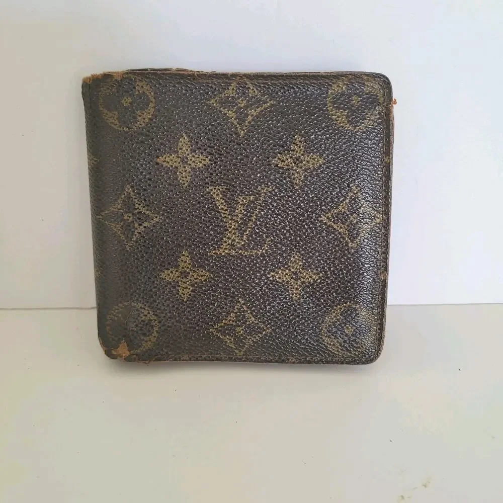 Vintage Louis Vuitton Men's LV Brown Bi-Fold Leather Wallet Monogram Classic 80s